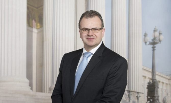 Hans-Jörg Jennewein