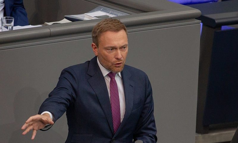 Russland-Kontakte: FDP-Lindner gegen roten Ex-Kanzler Schröder