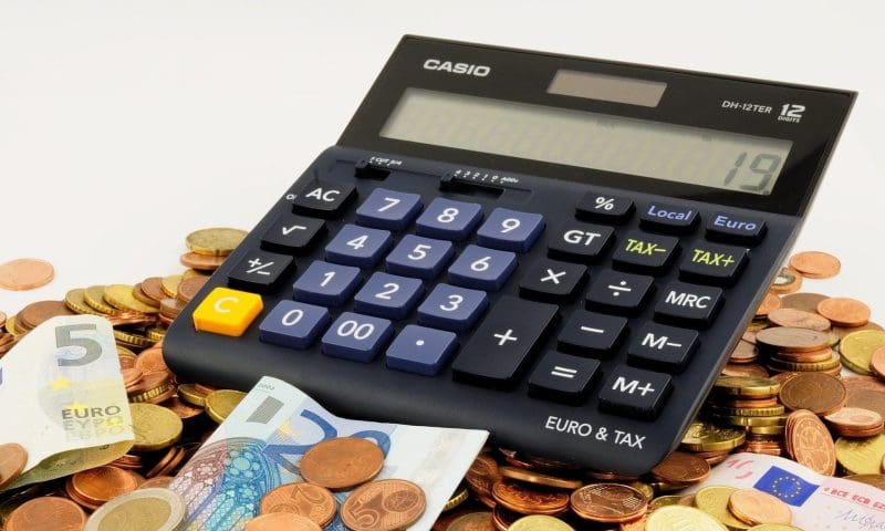 Rechner und Geld
