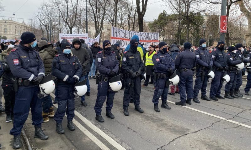 Polizei bei Demo