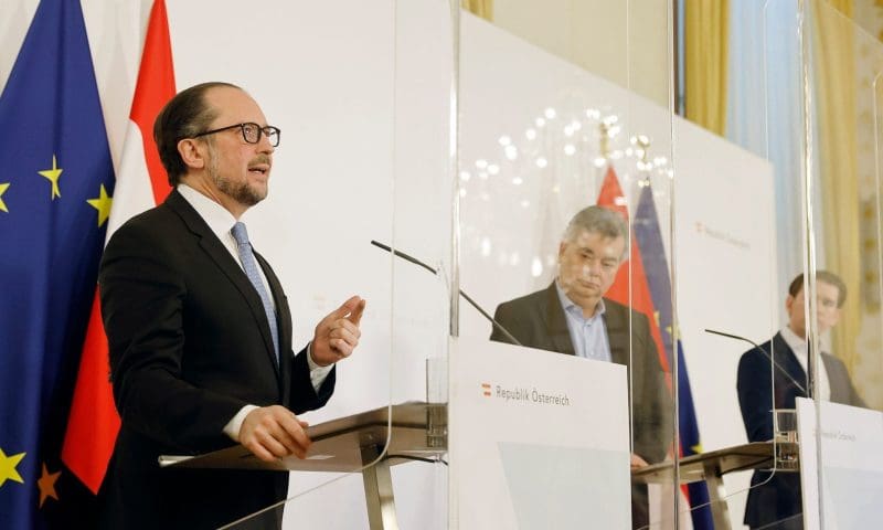 Bundesminister Alexander Schallenberg, Vizekanzler Werner Kogler und Bundeskanzler Sebastian Kurz