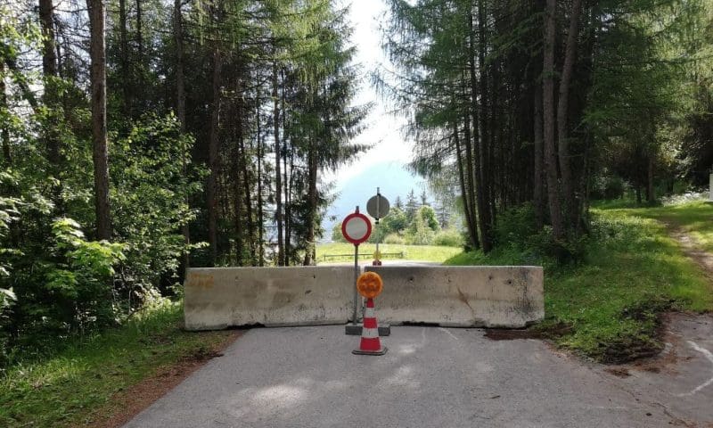 Betonabsperrung / Tirol