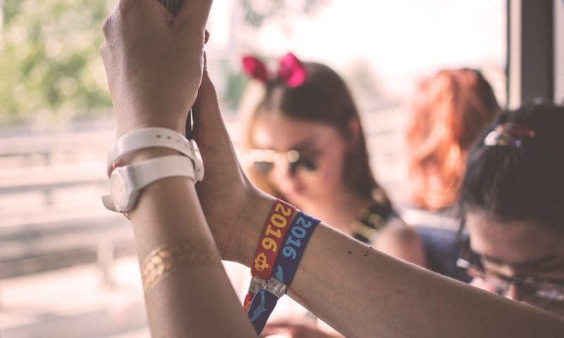 Band am Arm