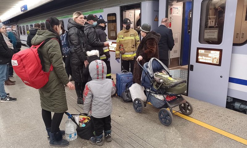 Ukrainische Flüchtlinge Warschau Bahnhof