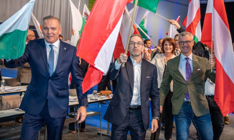 FPÖ Landesparteitag Graz / Fahneneinzug