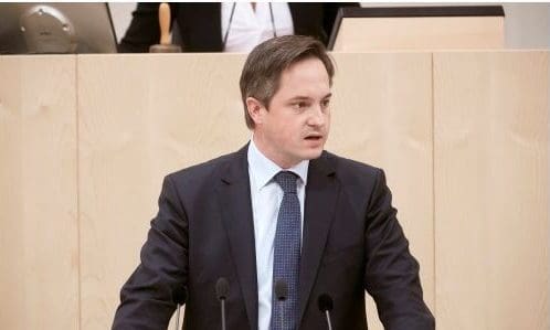 Parlamentsdirektion / Thomas Topf