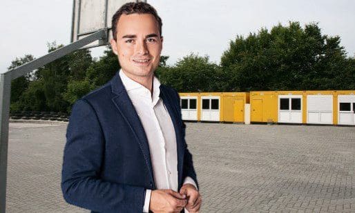 Maximilian Krauss und Schul-Container